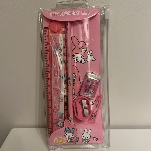 Sanrio Stationary Kit - Picture 2 of 6
